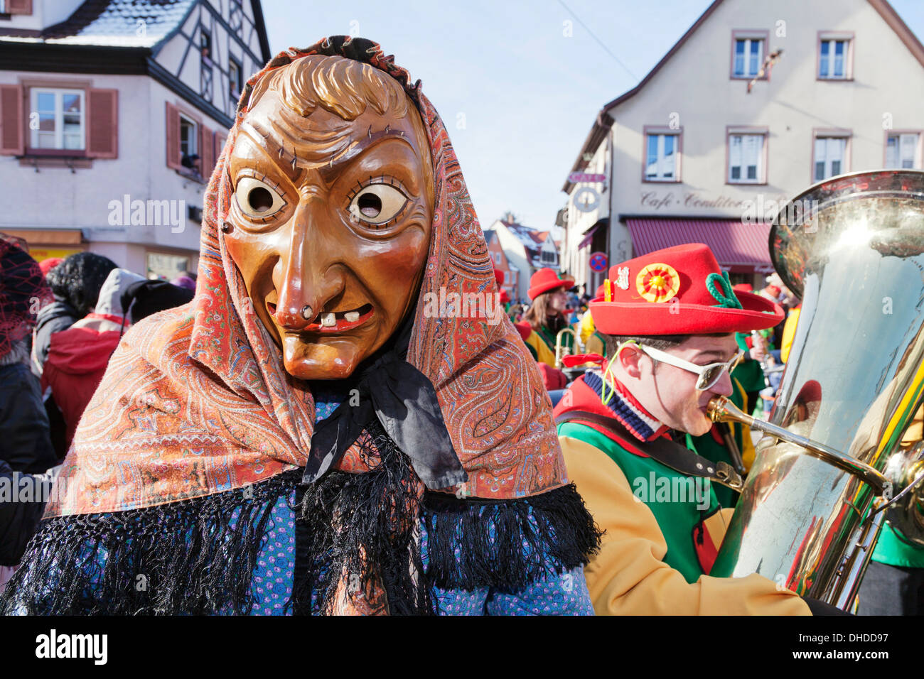 La figura della strega, Alemannic sveva di carnevale, Gengenbach, Foresta Nera, Baden Wurttemberg, Germania, Europa Foto Stock