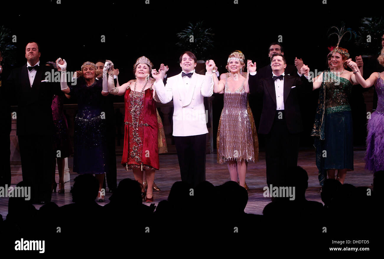 Chris Sullivan Estelle Parsons Judy Kaye Matthew Broderick Kelli O'Hara Michael McGrath Jennifer Laura Thompson e cast Foto Stock