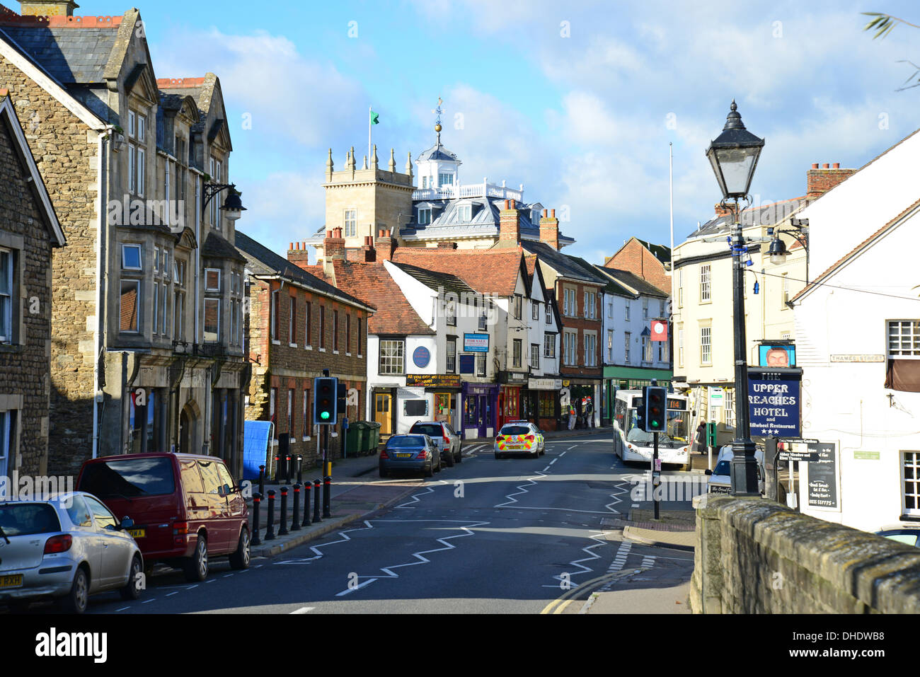 Vista della città da Abingdon Bridge, Bridge Street, Abingdon-on-Thames, Oxfordshire, England, Regno Unito Foto Stock