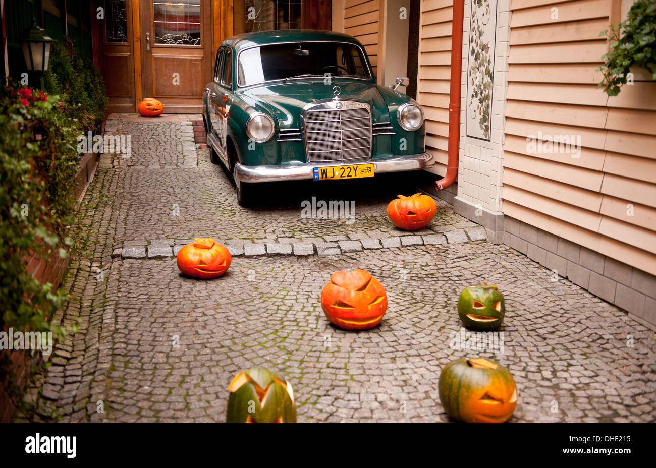 Vintage Mercedes Benz auto e zucche Foto Stock