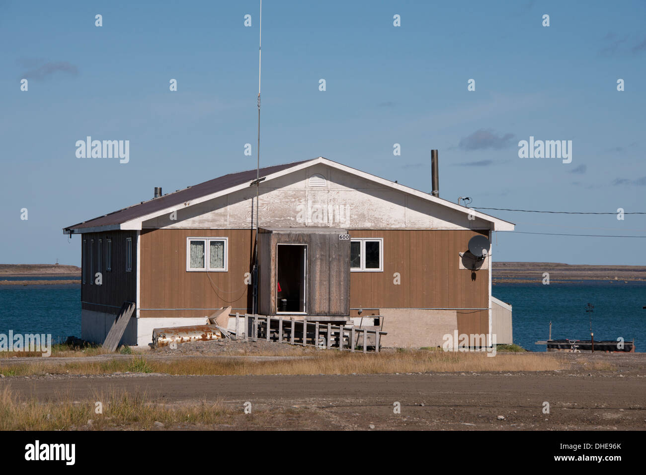 Canada, Nunavut, riva occidentale della Baia di Hudson, Regione Kivalliq, Arviat. Tipico del nord quartiere comunitario home. Foto Stock