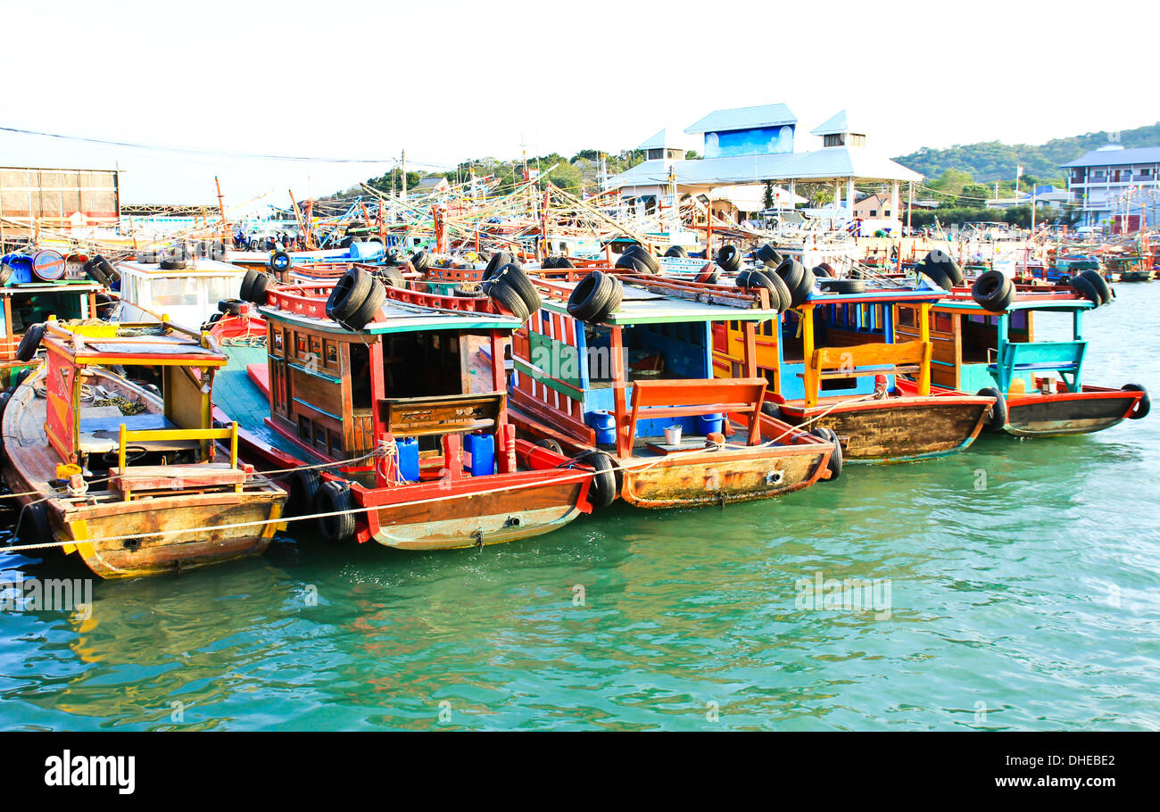 Fisher barca in koh Sichang harbor , Chonburi ,Thailandia. Foto Stock