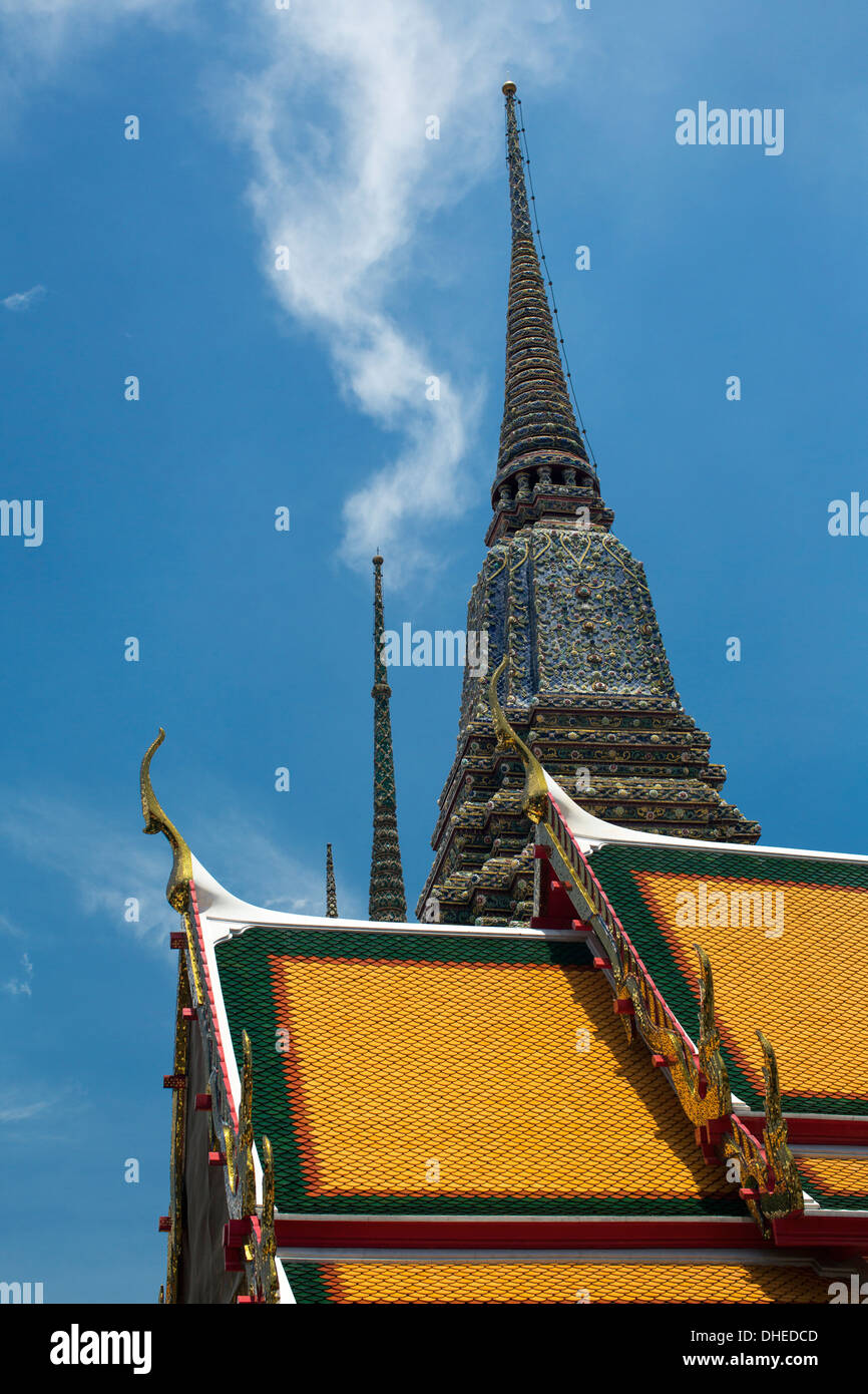 Wat Pho (Wat Phra Chetuphon) (Il Tempio del Buddha Reclinato), Bangkok, Thailandia, Sud-est asiatico, in Asia Foto Stock
