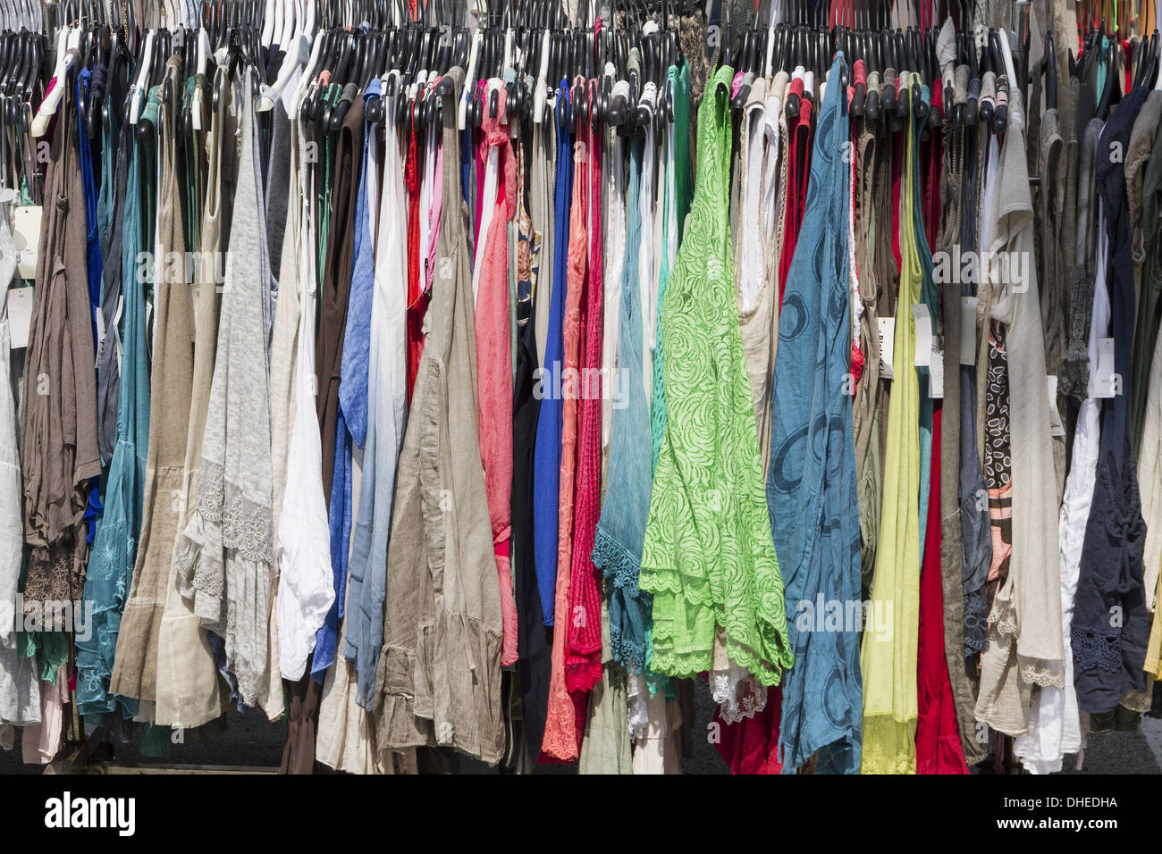 mercato dell'abbigliamento Foto Stock