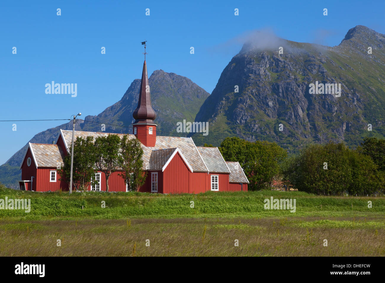 Chiesa di Flakstad, Isole Lofoten in Norvegia, Scandinavia, Europa Foto Stock