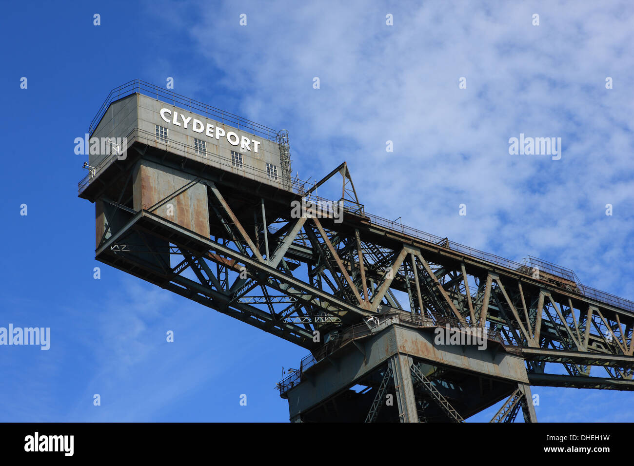 Finnieston gru o Stobcross gru disued ora ma un punto di riferimento di ingegneria Scozzese, a nord del fiume Clyde a Glasgow Foto Stock