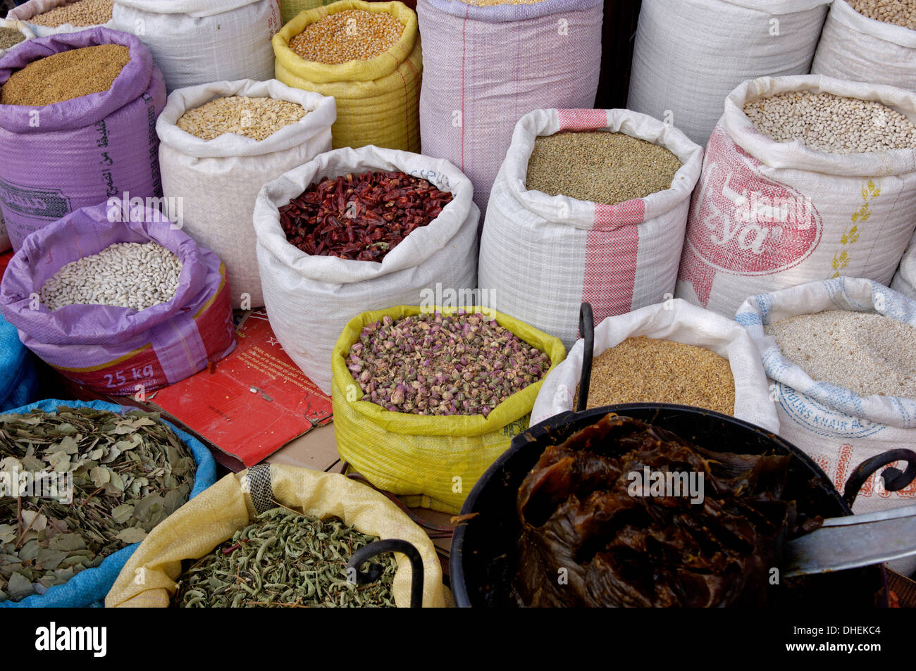 Spezie nel Souk della Medina, Marrakech, Marocco, Africa Settentrionale, Africa Foto Stock
