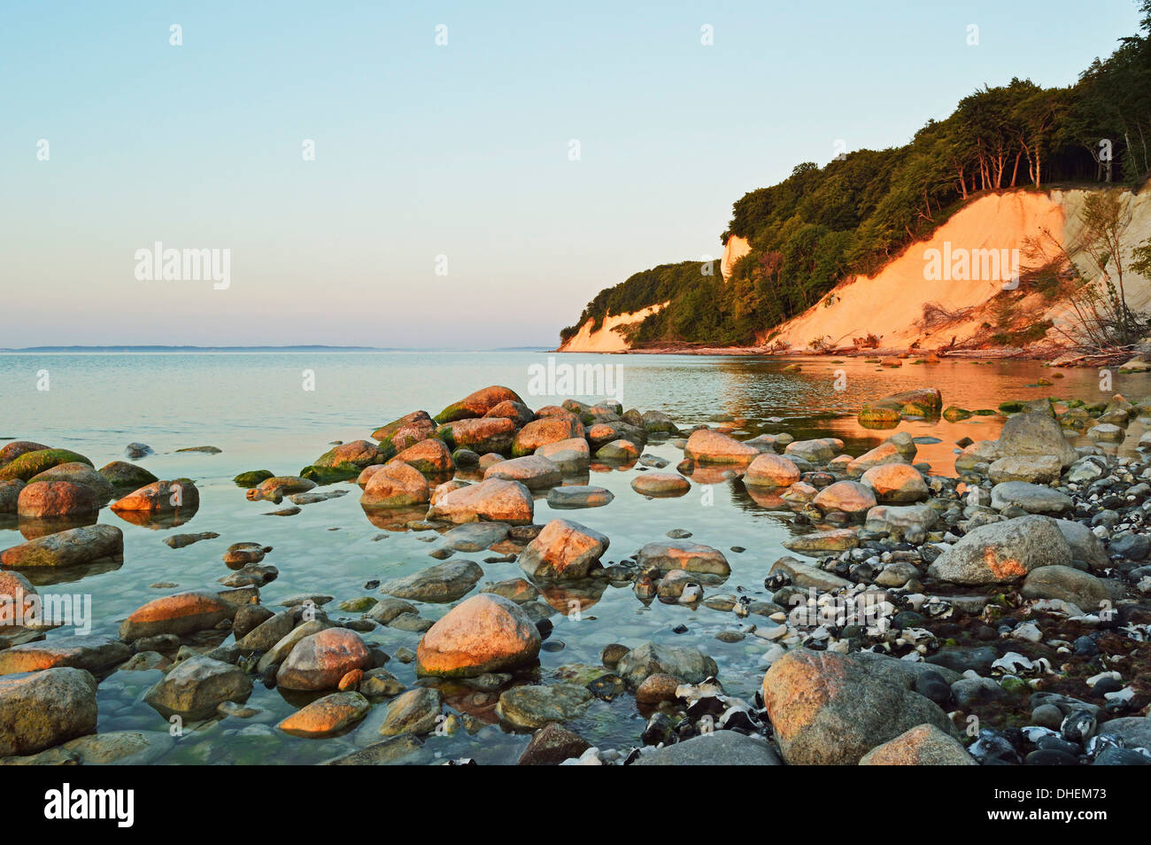 Sunrise a Chalk cliffs, Jasmund National Park, Ruegen Isola, Meclenburgo-Pomerania Occidentale, Germania, Europa Foto Stock