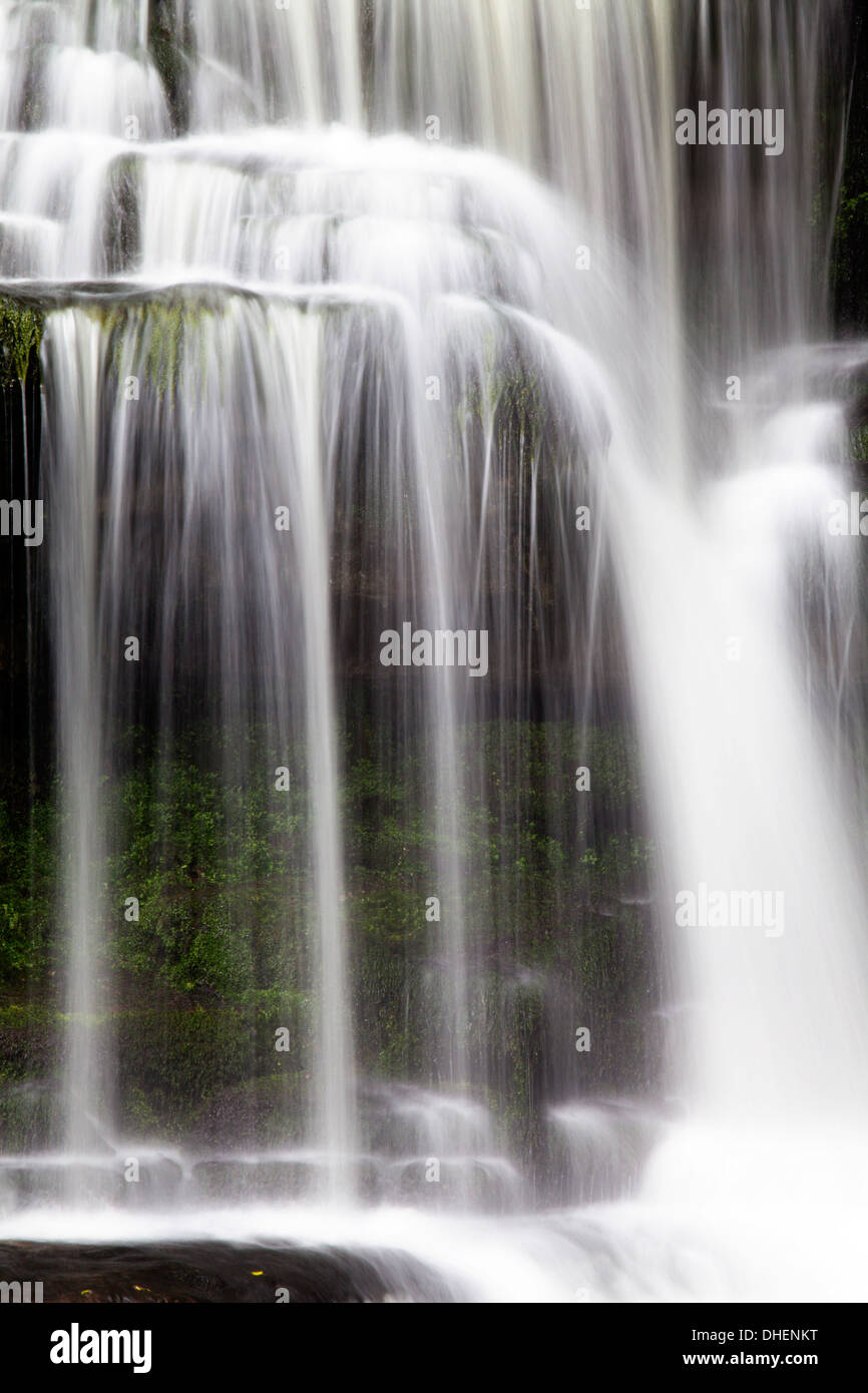 Di West Burton cascata, Wensleydale, Yorkshire Dales, nello Yorkshire, Inghilterra, Regno Unito, Europa Foto Stock