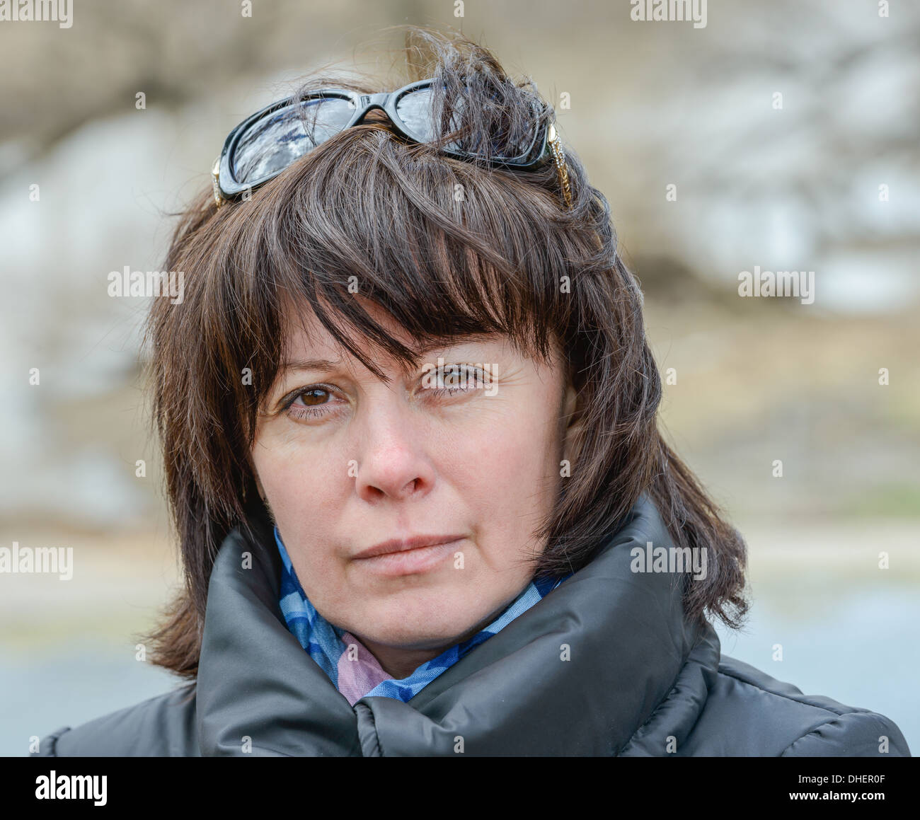 Brunette donna di mezza età Foto Stock