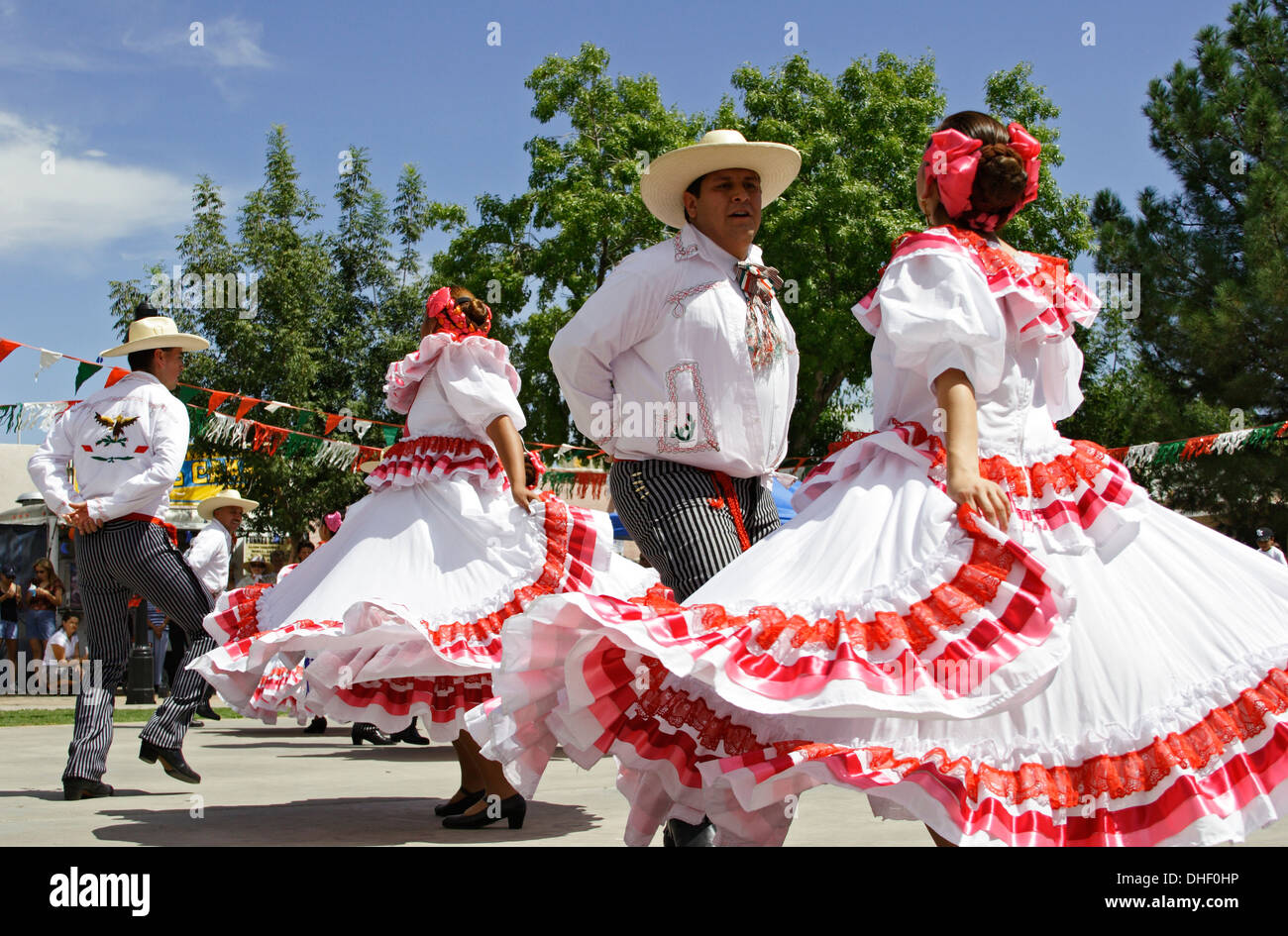 Ballerini messicano, 16 de Septiembre il giorno dell indipendenza messicana celebrazione (simile al Cinco de Mayo), Old Mesilla, Nuovo Messico USA Foto Stock