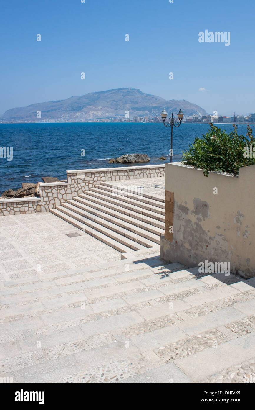 Scale, Sicilia, mare, paesaggio, seascape, nessuno, montagna, acqua, cielo blu, mare blu chiaro, soleggiato, pietre, sassi, pietra, Foto Stock