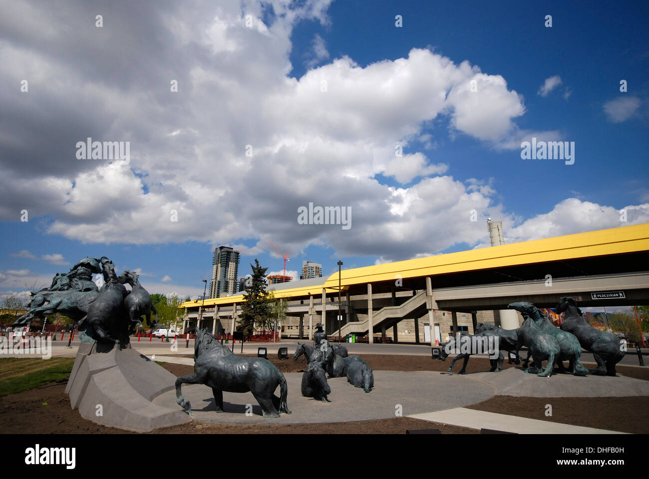 "Dalle banche di prua' è uno dei più grandi sculture in bronzo in Nord America. Creato da Bob Spaith e Richard Roenisch. Foto Stock