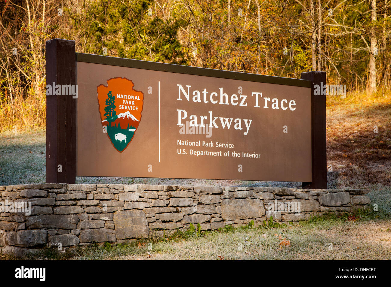 Segno lungo la storica Natchez Trace Parkway, Tennessee, Stati Uniti d'America Foto Stock