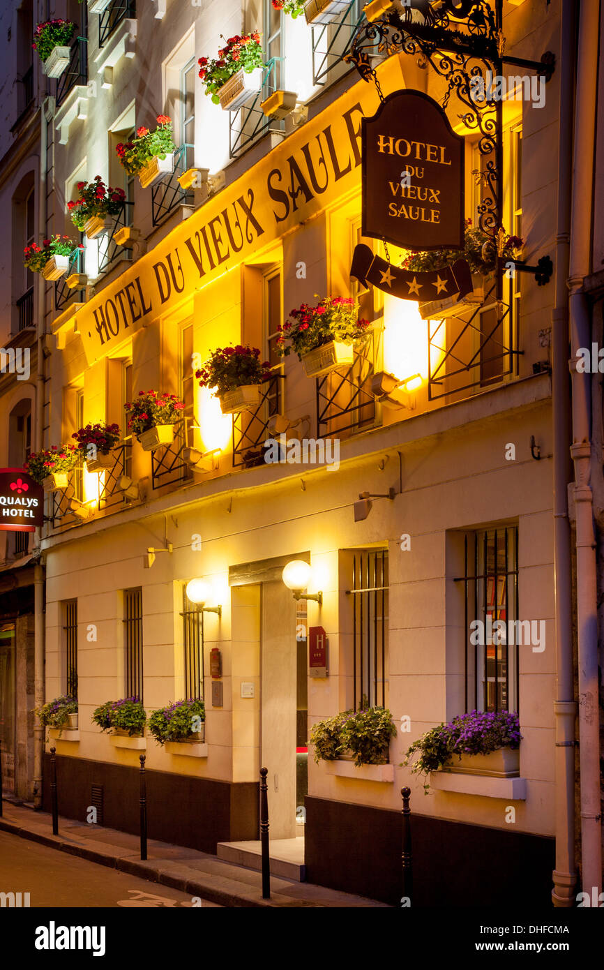 Serata all Hotel du Vieux Saule nel Marais, Parigi Francia Foto Stock