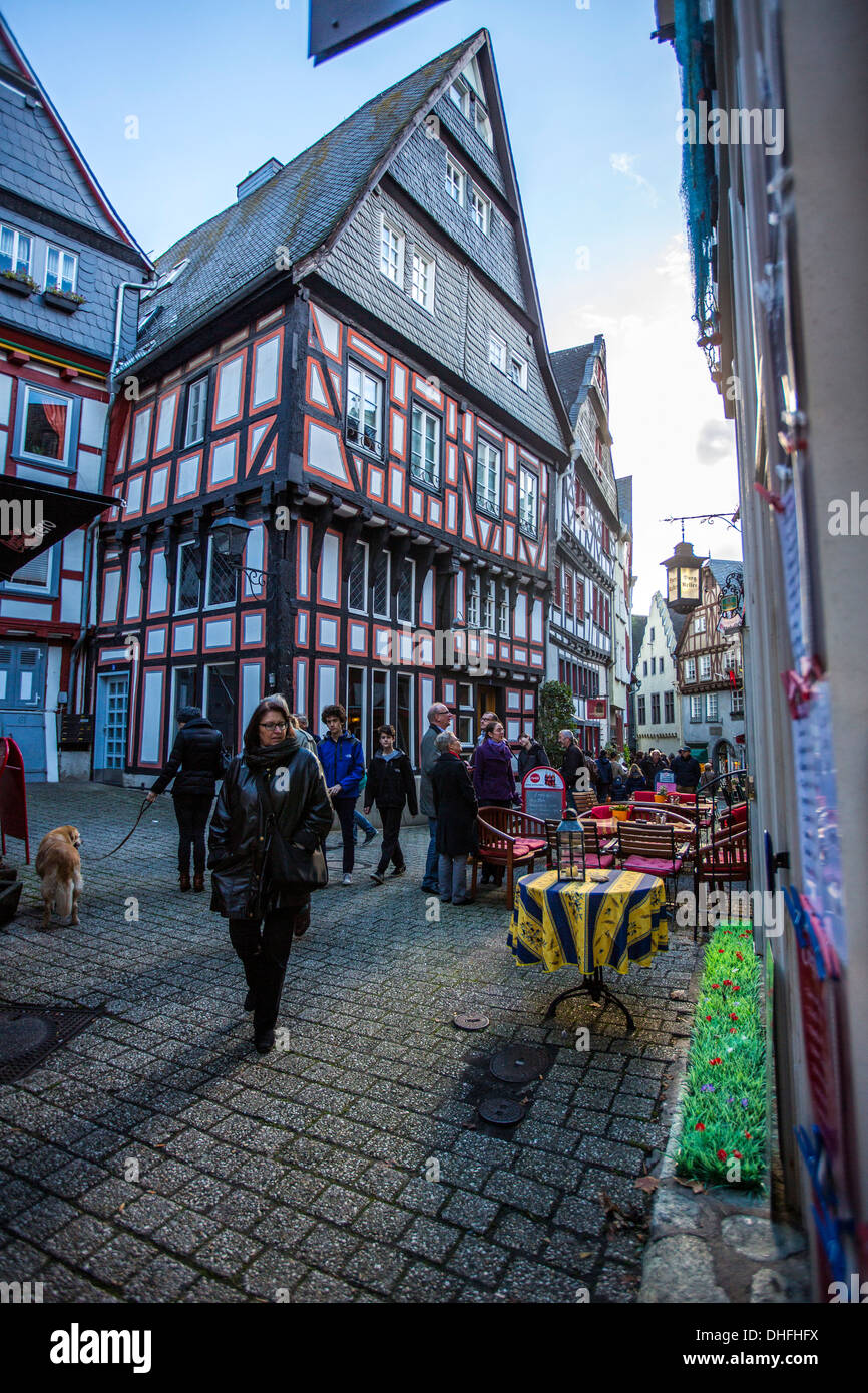 Centro storico Quartiere storico, semi-case con travi di legno, città di Limburg, al fiume Lahn. Hesse, Germania. Foto Stock