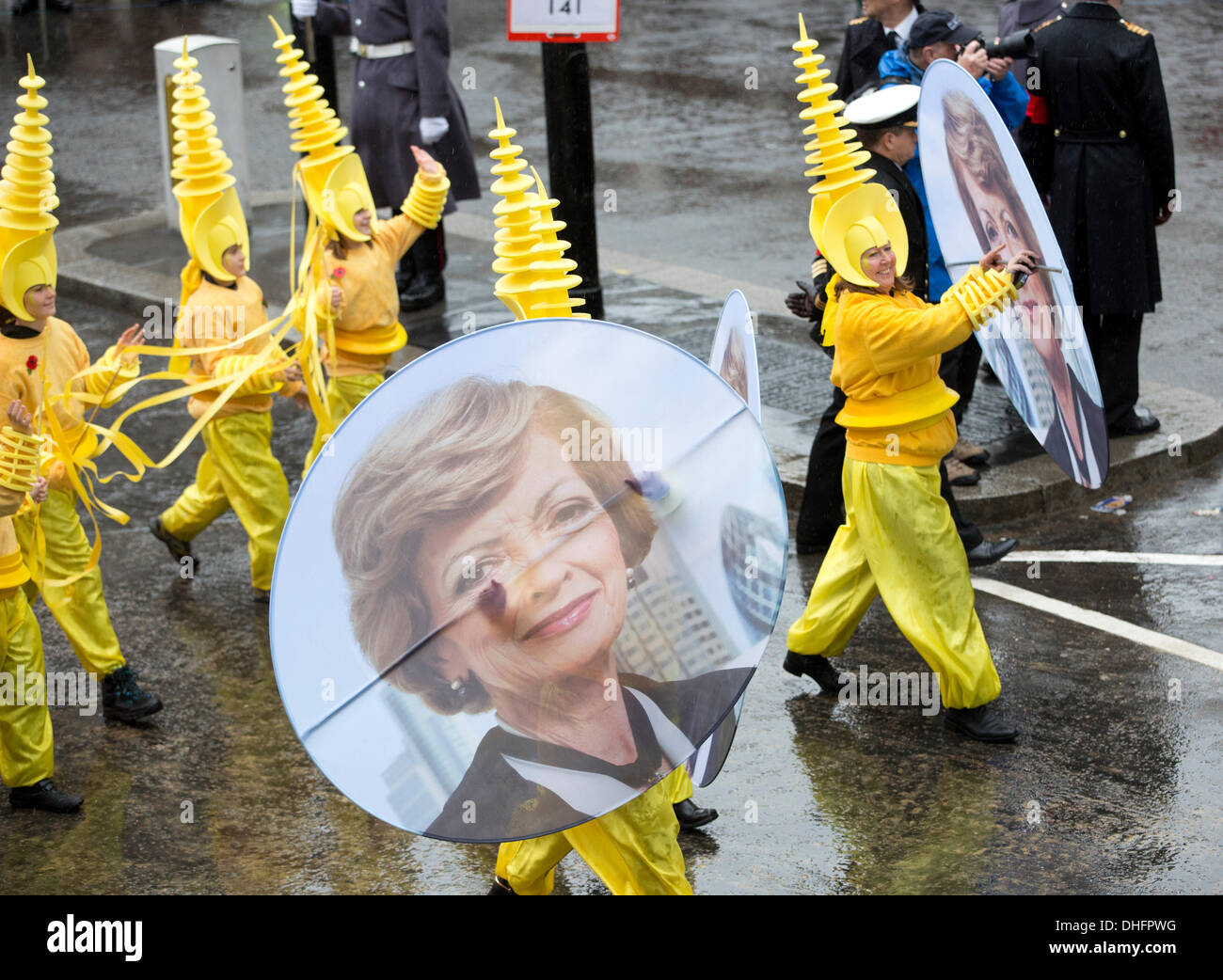 Londra, Regno Unito. 9 Nov, 2013.Immagine mostra City of London Solicitor della società. Signore Sindaco di mostrare la più antica processione civica in tutto il mondo celebra l'inizio di un periodo di un anno per il nuovo sindaco della città di Londra Assessore Fiona Woolf, che diventa il 686th Lord Mayor e solo la seconda donna a ricoprire il posto. La mostra è costituita da una a tre miglia di processione dalla Mansion House al Royal Courts of Justice, passando dalla Cattedrale di San Paolo e si conclude con uno spettacolo pirotecnico. Credito: Jeff Gilbert/Alamy Live News Foto Stock