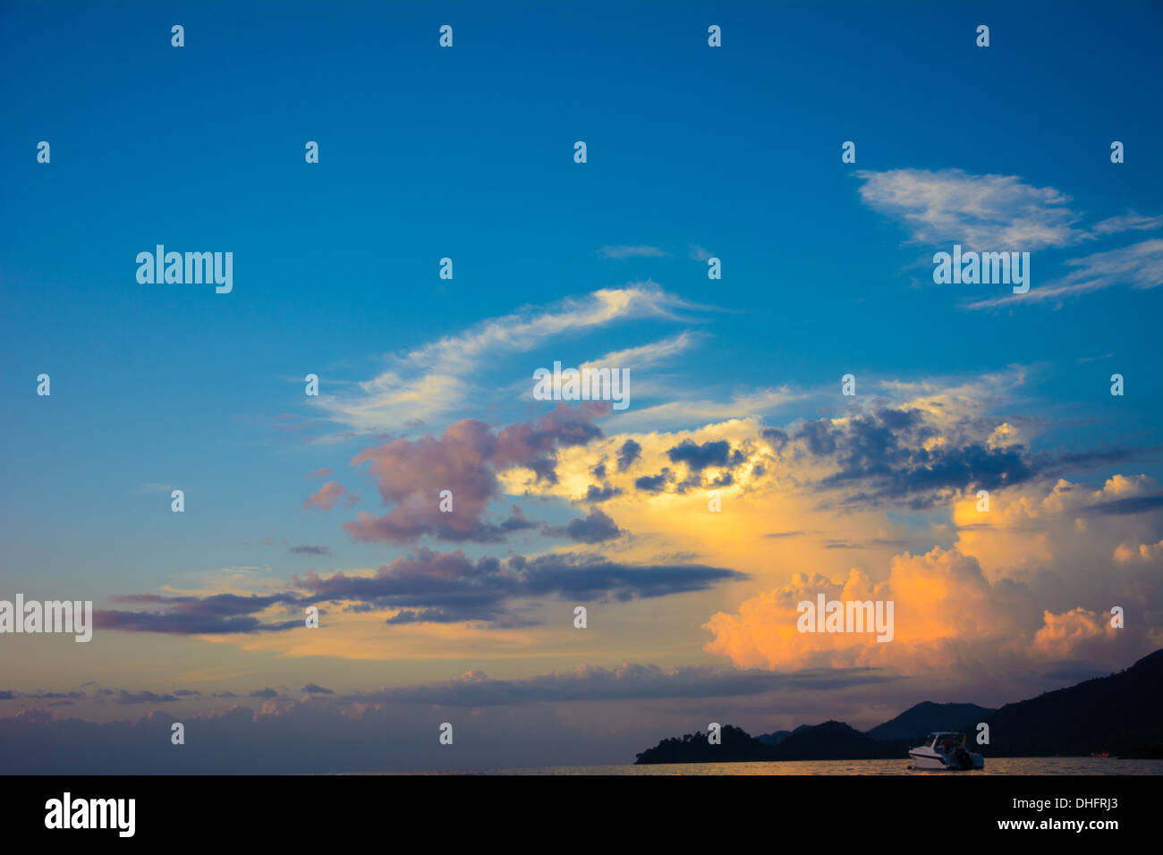 Bellissima vista mare tramonto a Koh Chang Foto Stock