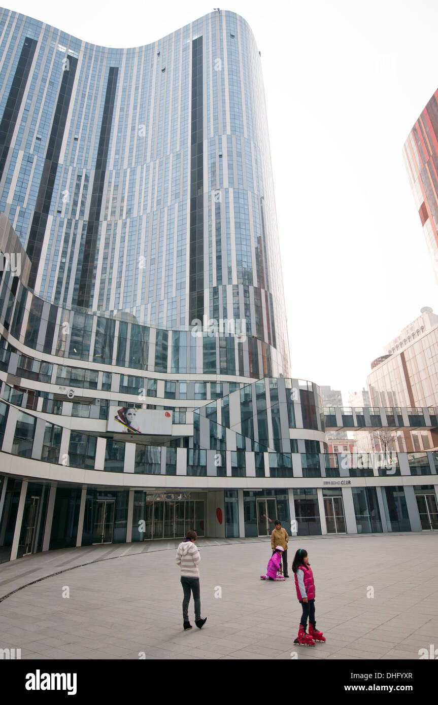 Sanlitun SOHO centri commerciali, uffici e edifici di appartamenti nel centro di Sanlitun Area nel quartiere di Chaoyang, Beiijing, Cina Foto Stock