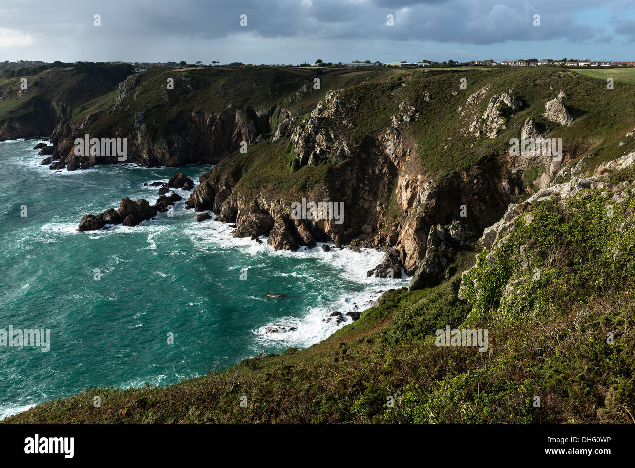 Petit Bot Bay da Icart Point in Guernsey, Isole del Canale. Foto Stock