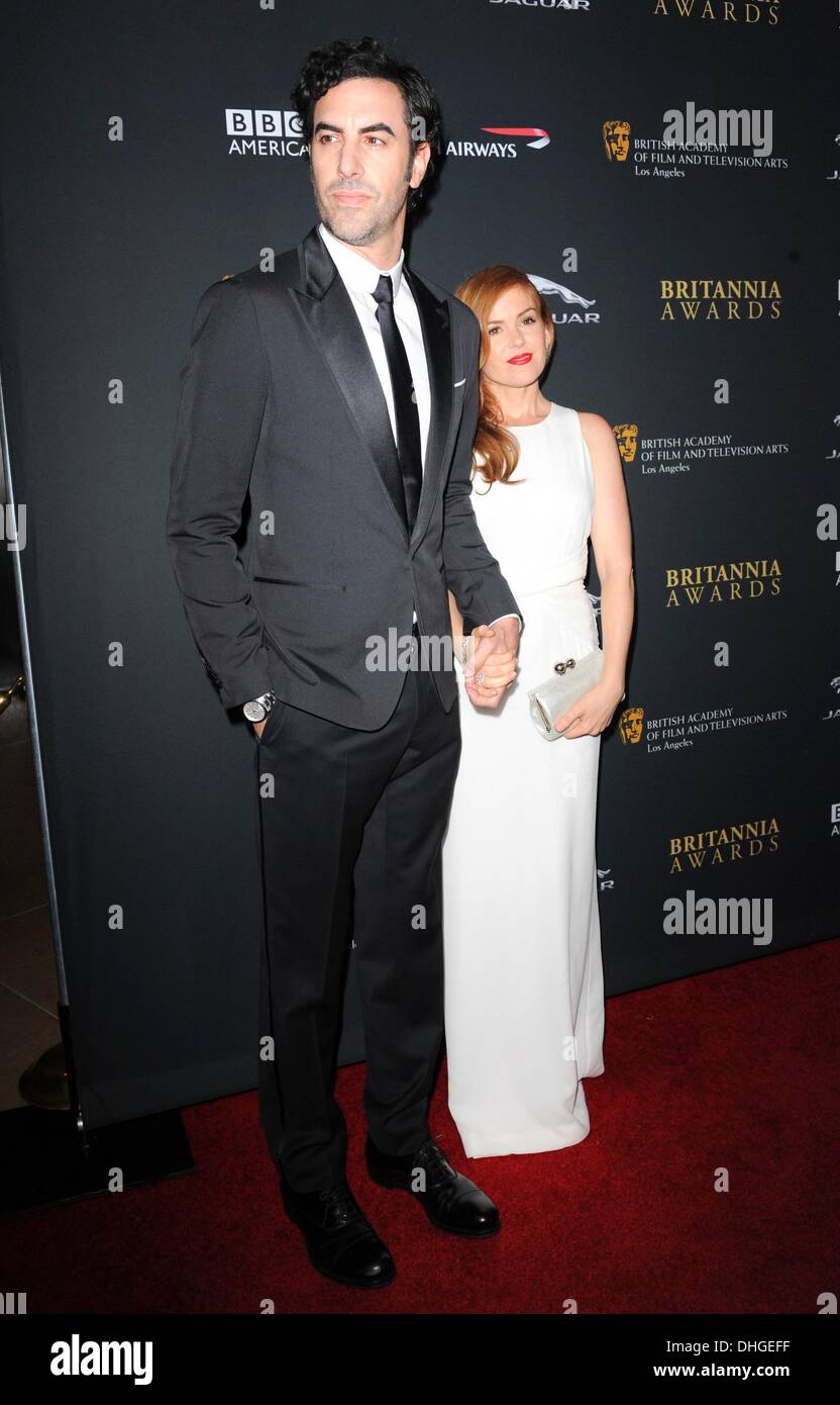 Beverly Hills, CA. Il 9 novembre 2013. Sacha Baron Cohen, Isla Fisher presso gli arrivi di BAFTA per la Britannia Awards, il Beverly Hilton Hotel di Beverly Hills, CA 9 novembre 2013. © Elizabeth Goodenough/Everett raccolta/Alamy Live News Foto Stock