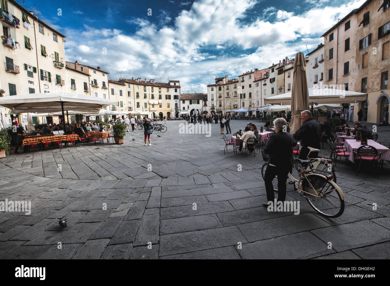 Panoramica di piazza anfiteatro Foto Stock