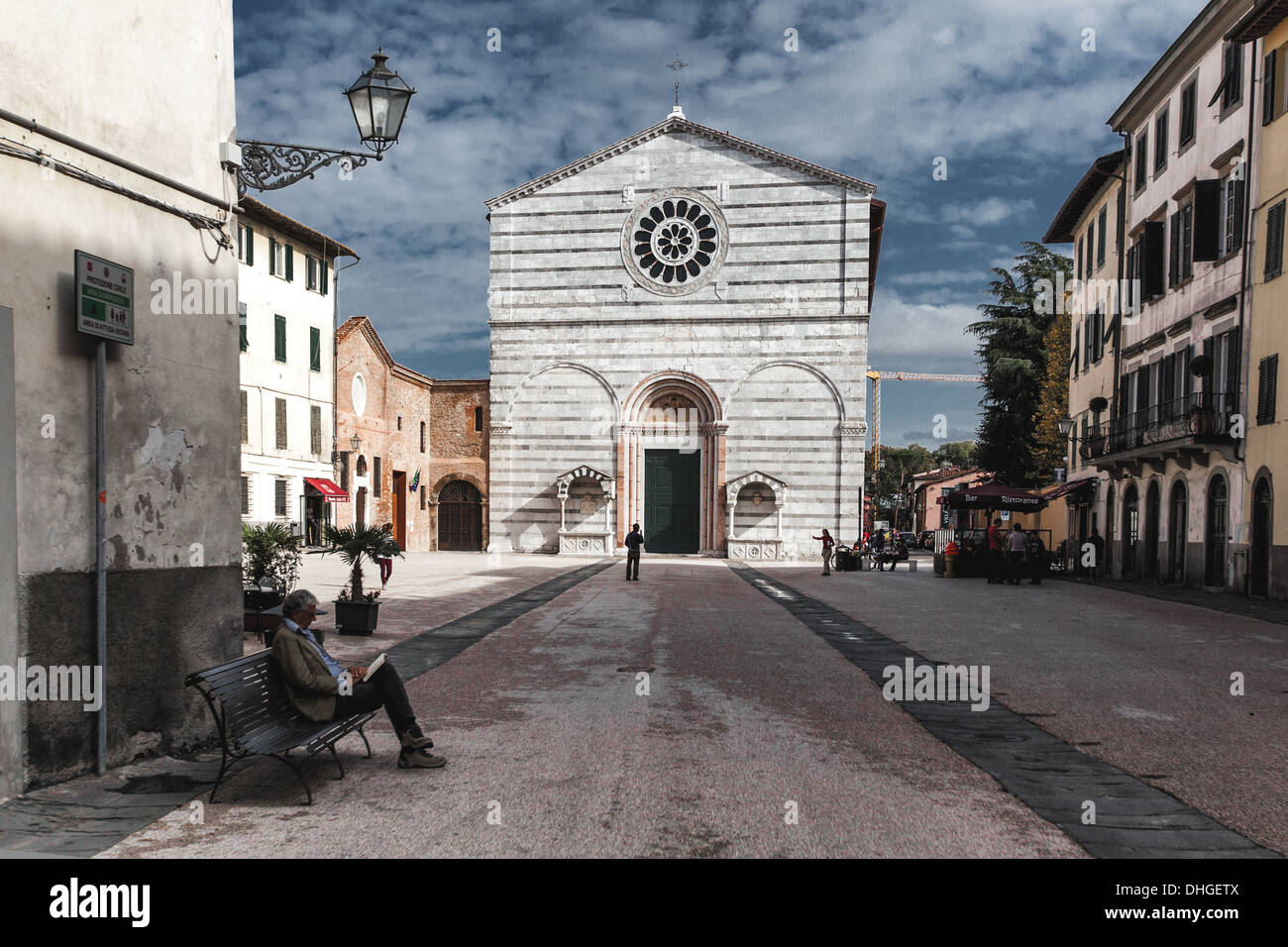Piazza San Francesco con la Basilica Foto Stock