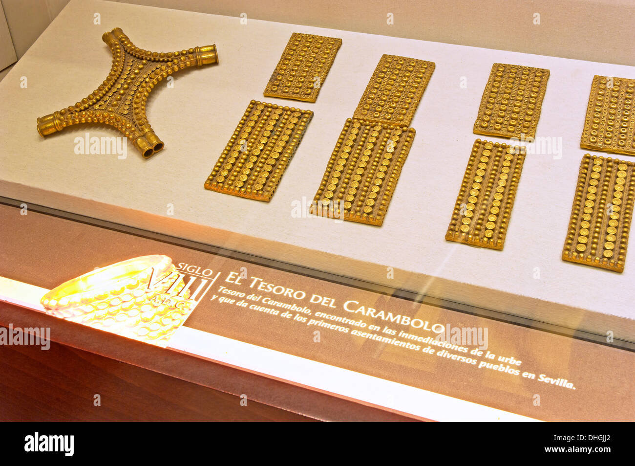 Il tesoro Carambolo, ottavo secolo BC, museo archeologico, Siviglia, regione dell'Andalusia, Spagna, Europa Foto Stock