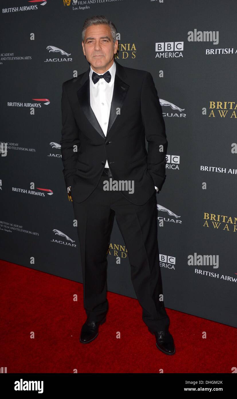 George Clooney arriva presso il BAFTA LA Britannia Awards di Los Angeles, California, 9 novembre 2013 Foto Stock