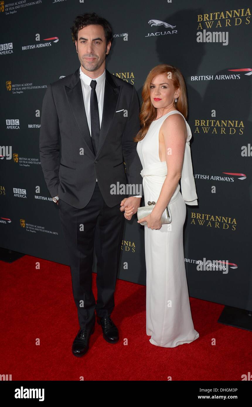 Sacha Baron Cohen e Isla Fisher arriva presso il BAFTA LA Britannia Awards di Los Angeles, California, 9 novembre 2013 Foto Stock
