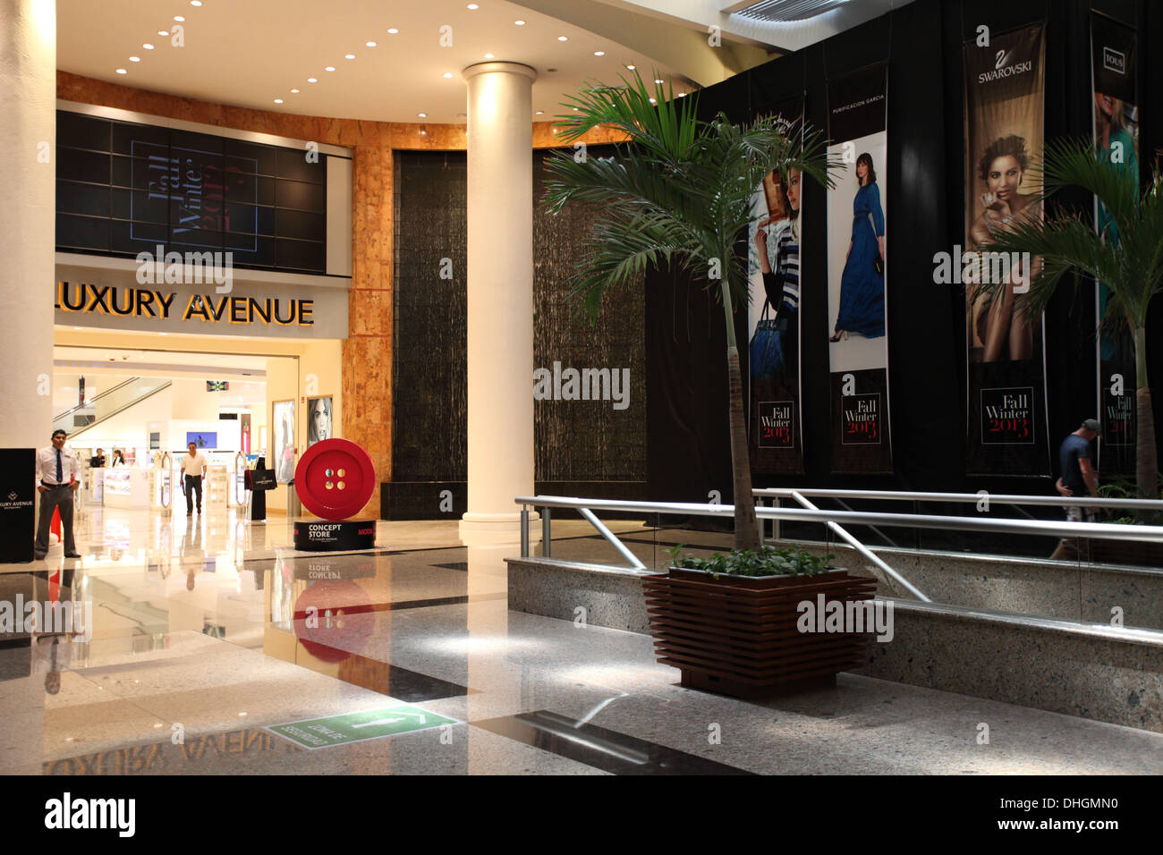 Luxury Avenue shopping center a Cancun, Messico Foto Stock