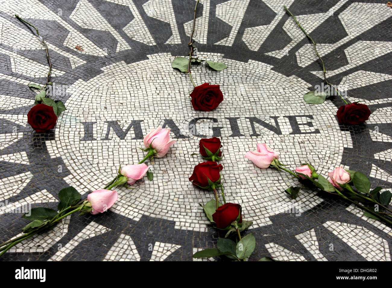 Immaginate di mosaico in Central Park. Questo si trova vicino al palazzo in cui John Lennon è stato ucciso. Foto Stock