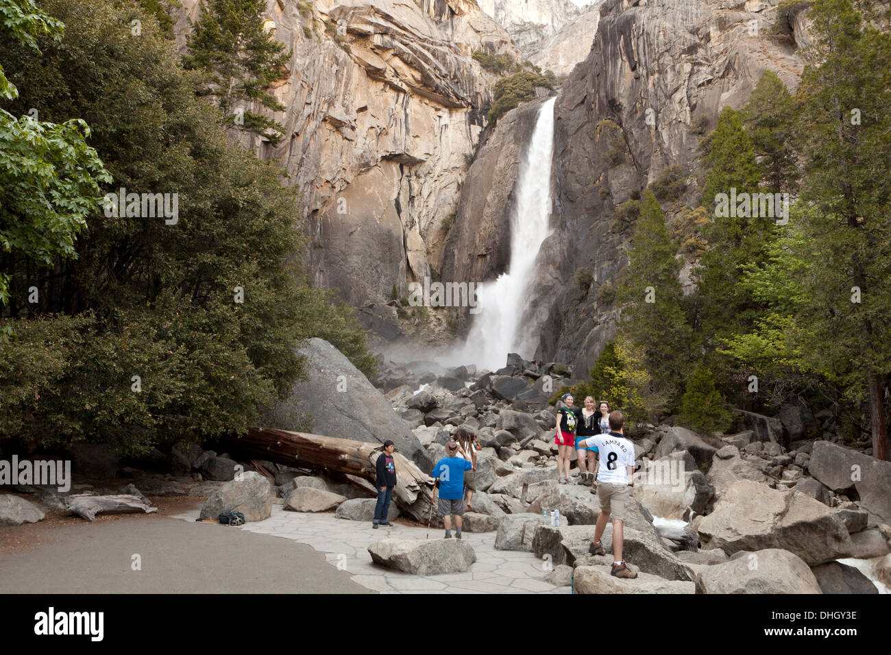 Abbassare Yosemite Falls - Yosemite, California USA Foto Stock