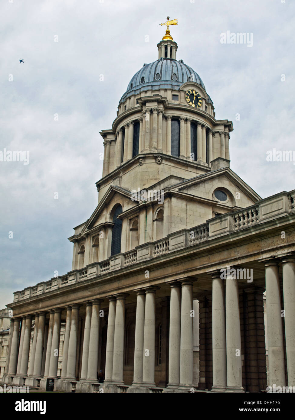 La Old Royal Naval College che mostra la cappella in Queen Mary corte Foto Stock
