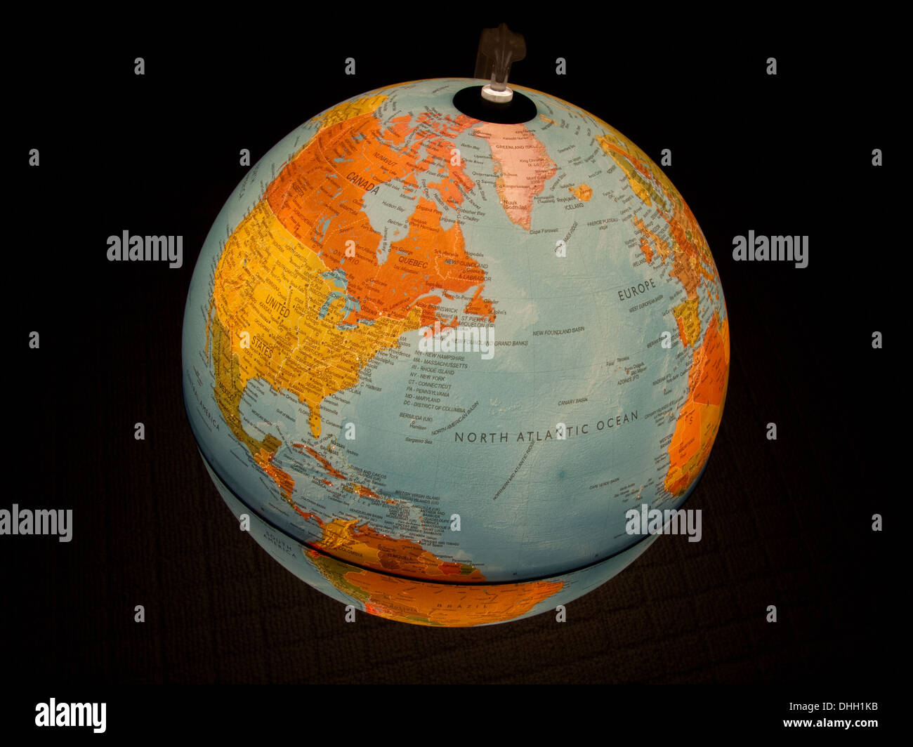 Il Pianeta Terra come raffigurato su un globo illuminata. Foto Stock
