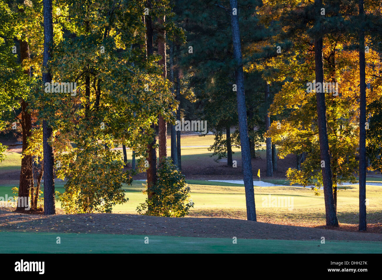 Tramonto sul green allo Stone Mountain Golf Club dell'Atlanta Evergreen Lakeside Resort vicino ad Atlanta, Georgia. (USA). Foto Stock