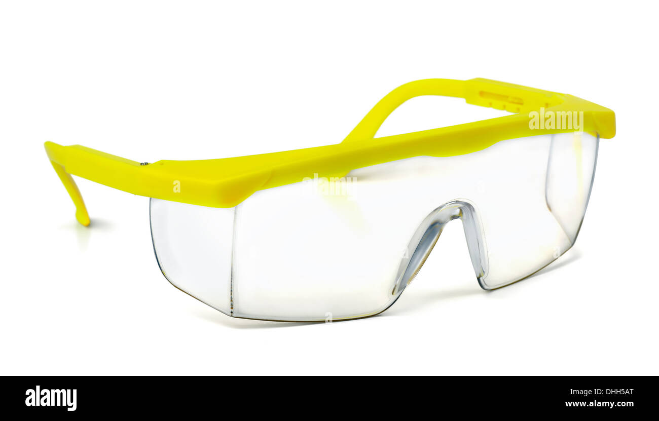 Plastica occhiali di sicurezza isolato su bianco Foto Stock
