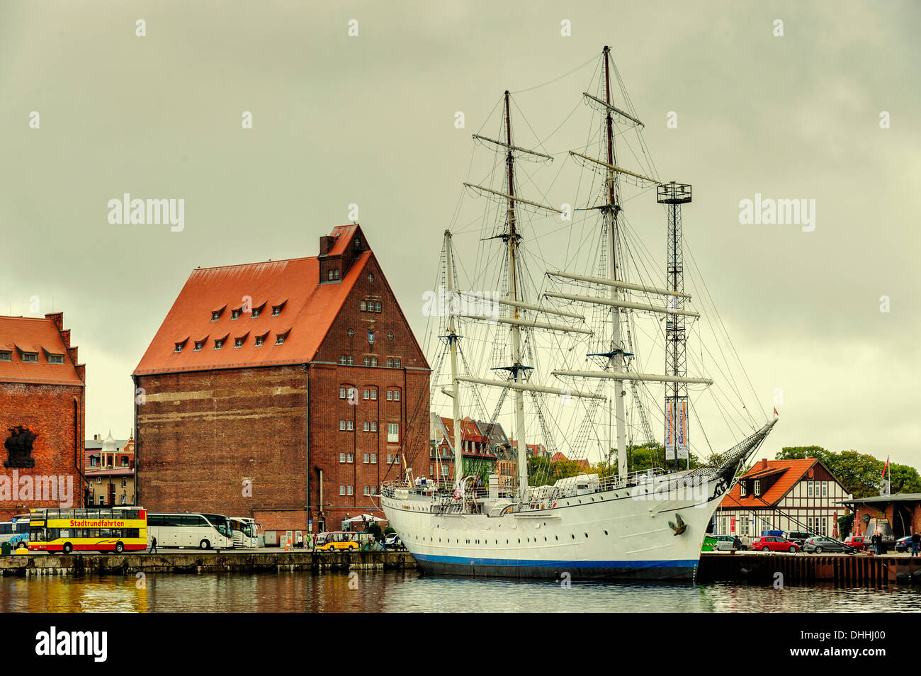 Tall Ship Gorch Fock I a Stralsund Harbour, Stralsund, Meclemburgo-Pomerania Occidentale, Germania Foto Stock