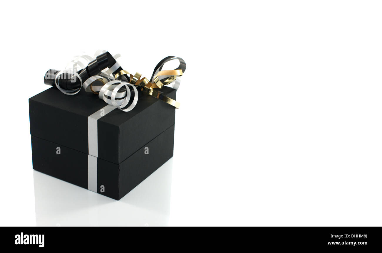 Black Box presente con oro e argento bow Foto Stock
