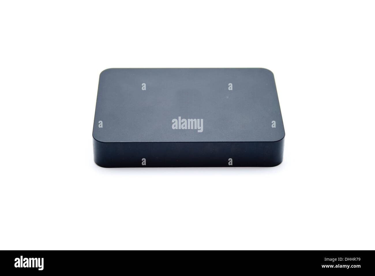 Nero a un disco rigido esterno su sfondo bianco Foto Stock