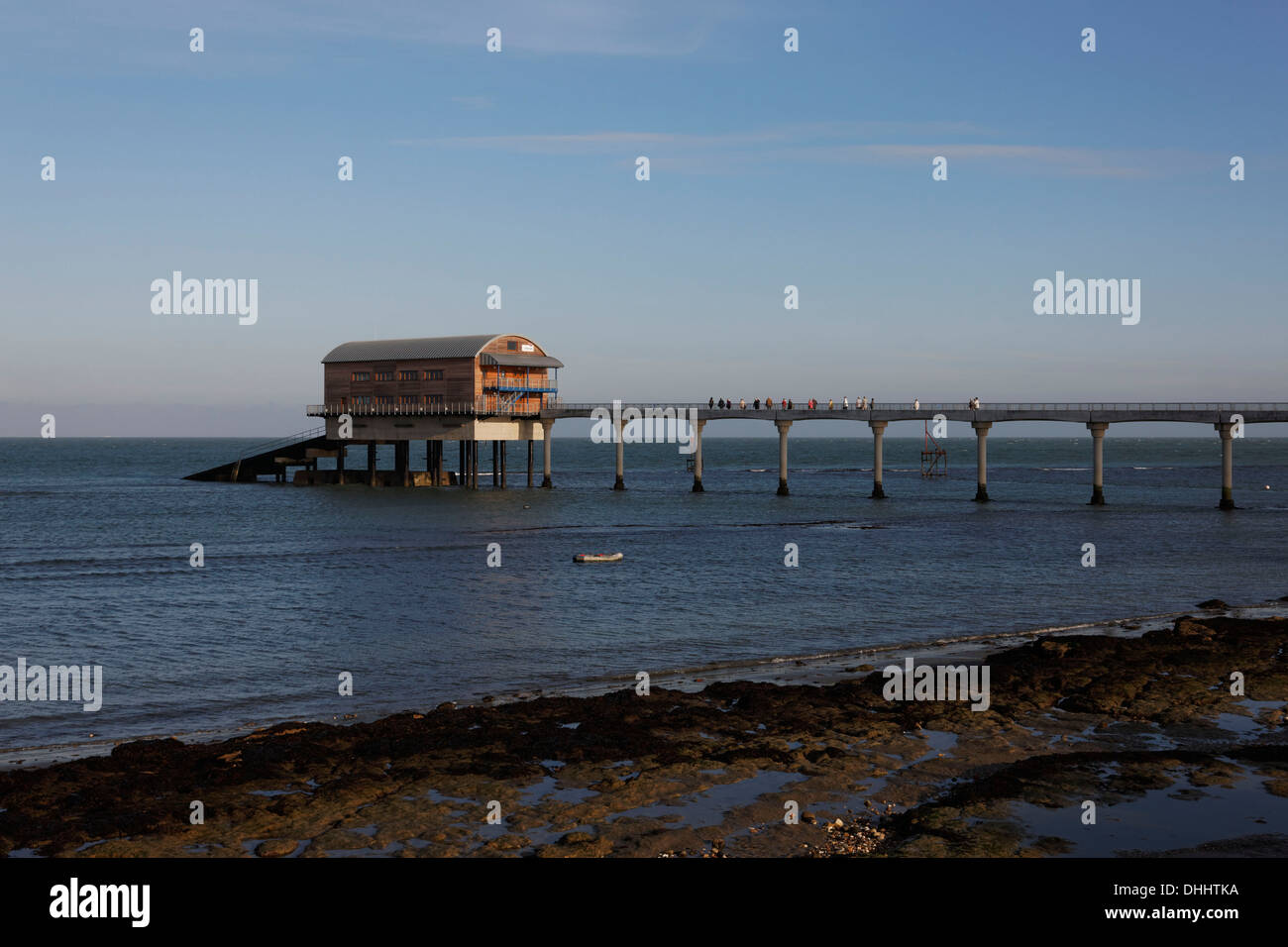 Bembridge scialuppa di salvataggio station boathouse e pier sull'Isola di Wight Foto Stock