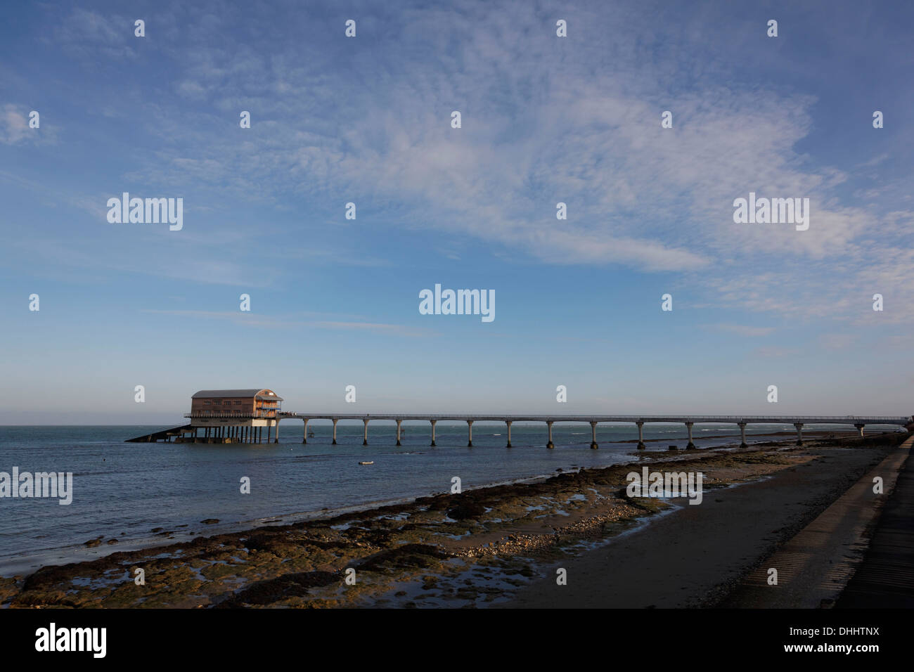 Bembridge scialuppa di salvataggio station boathouse e pier sull'Isola di Wight Foto Stock