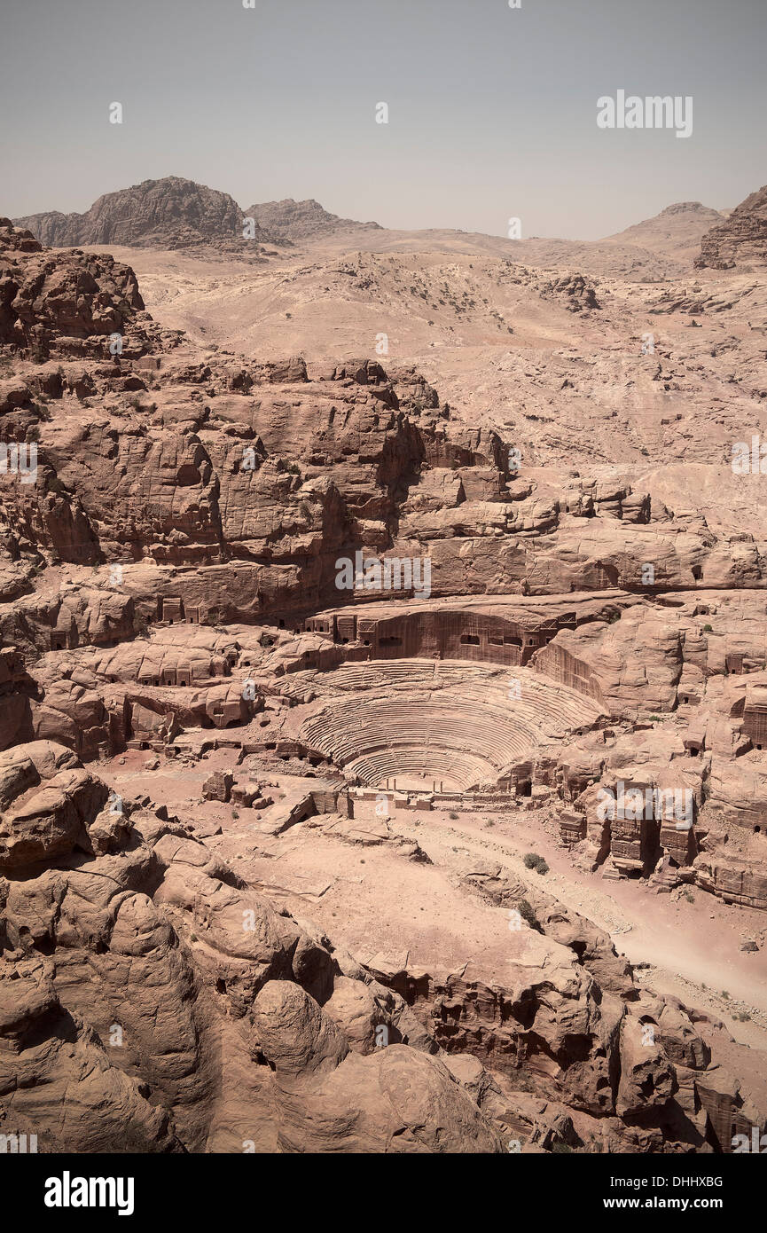 Teatro scolpito in pietra arenaria, Petra, UNESCO World herritage, Wadi Musa, Giordania, Medio Oriente e Asia Foto Stock