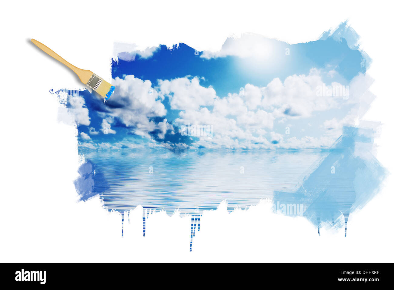 Blu cielo soleggiato con nuvole Foto Stock