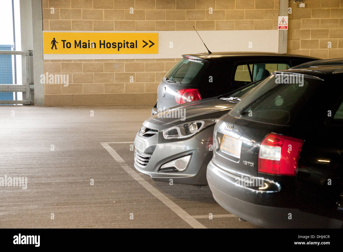 Hospital Car Park Regno Unito, parcheggio presso Addenbrookes NHS Hospital Cambridge Regno Unito Foto Stock
