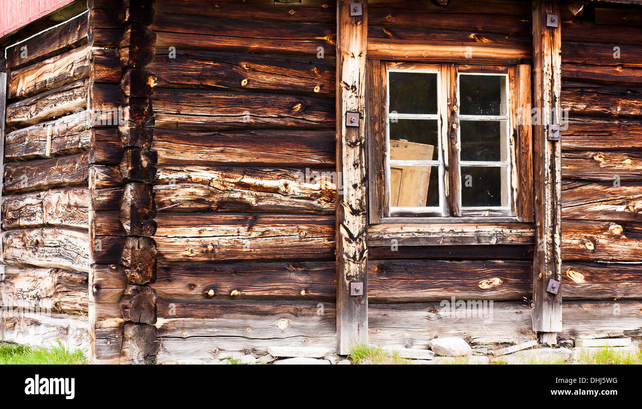 Vecchio legno cabina in corrispondenza di Dovrefjell, Norvegia. Foto Stock