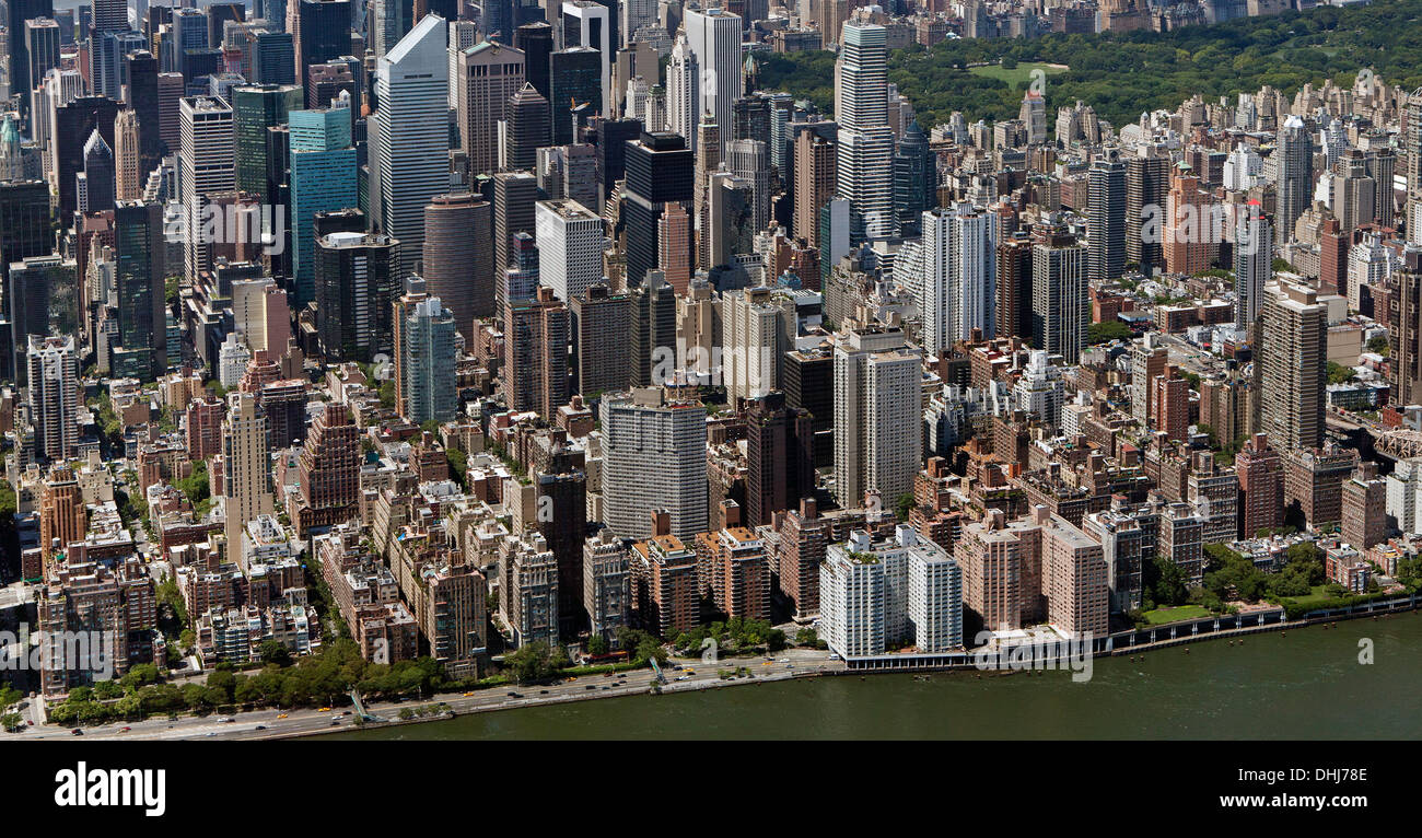 Fotografia aerea Franklin D. Roosevelt East River FDR Drive, Midtown Manhattan, a New York City Foto Stock