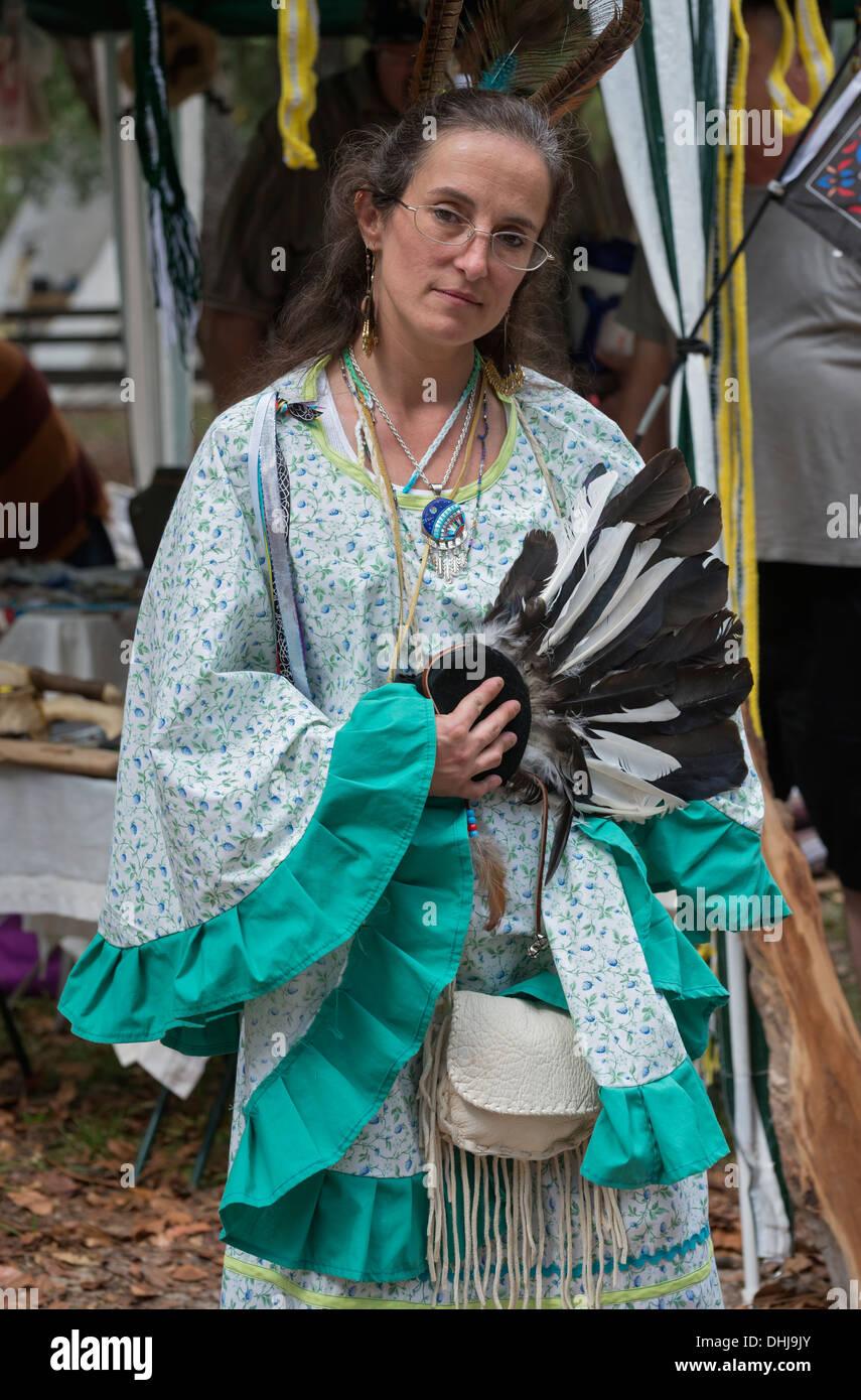 Nativo americano al Festival stato Oleno Park in North Florida. Foto Stock