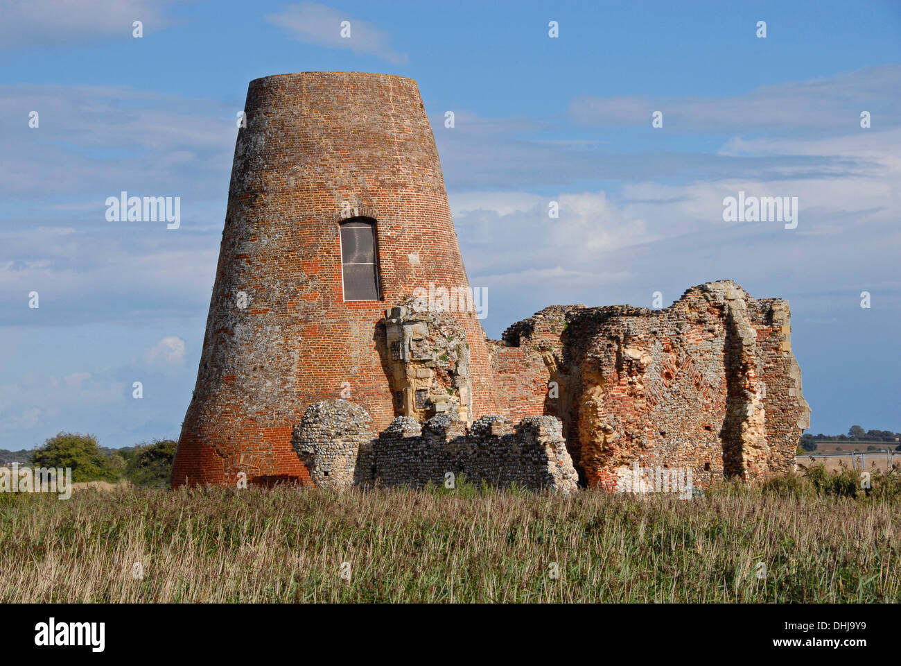 Rovine di St Benets Abbey, Norfolk, Inghilterra Foto Stock