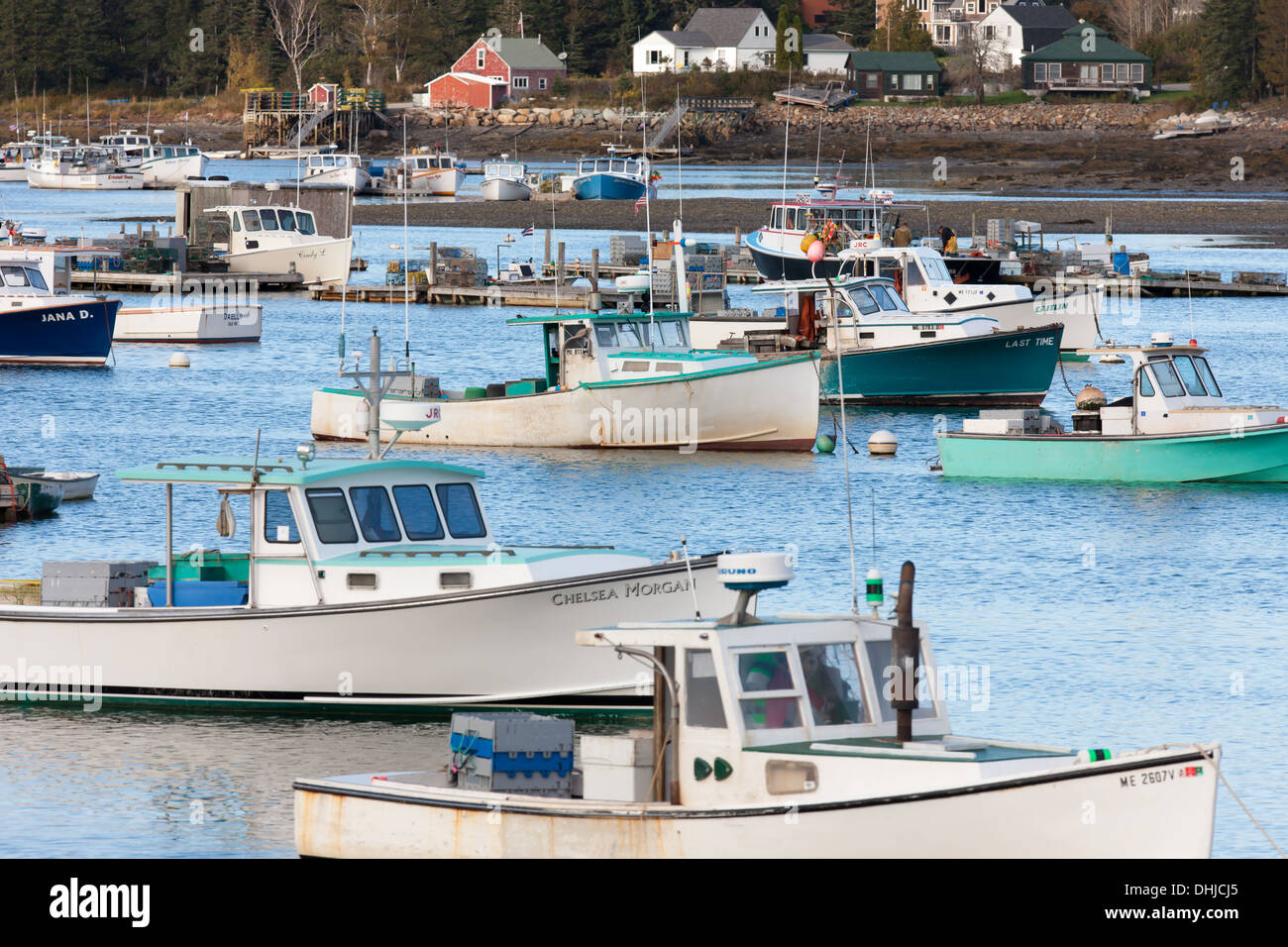 Lobster barche ormeggiate in porto basso in Tremont, Maine. Foto Stock